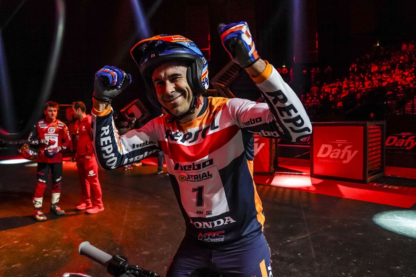 Bou gana en Clermont-Ferrand y lidera el Campeonato Bou gana en Clermont-Ferrand y lidera el Campeonato