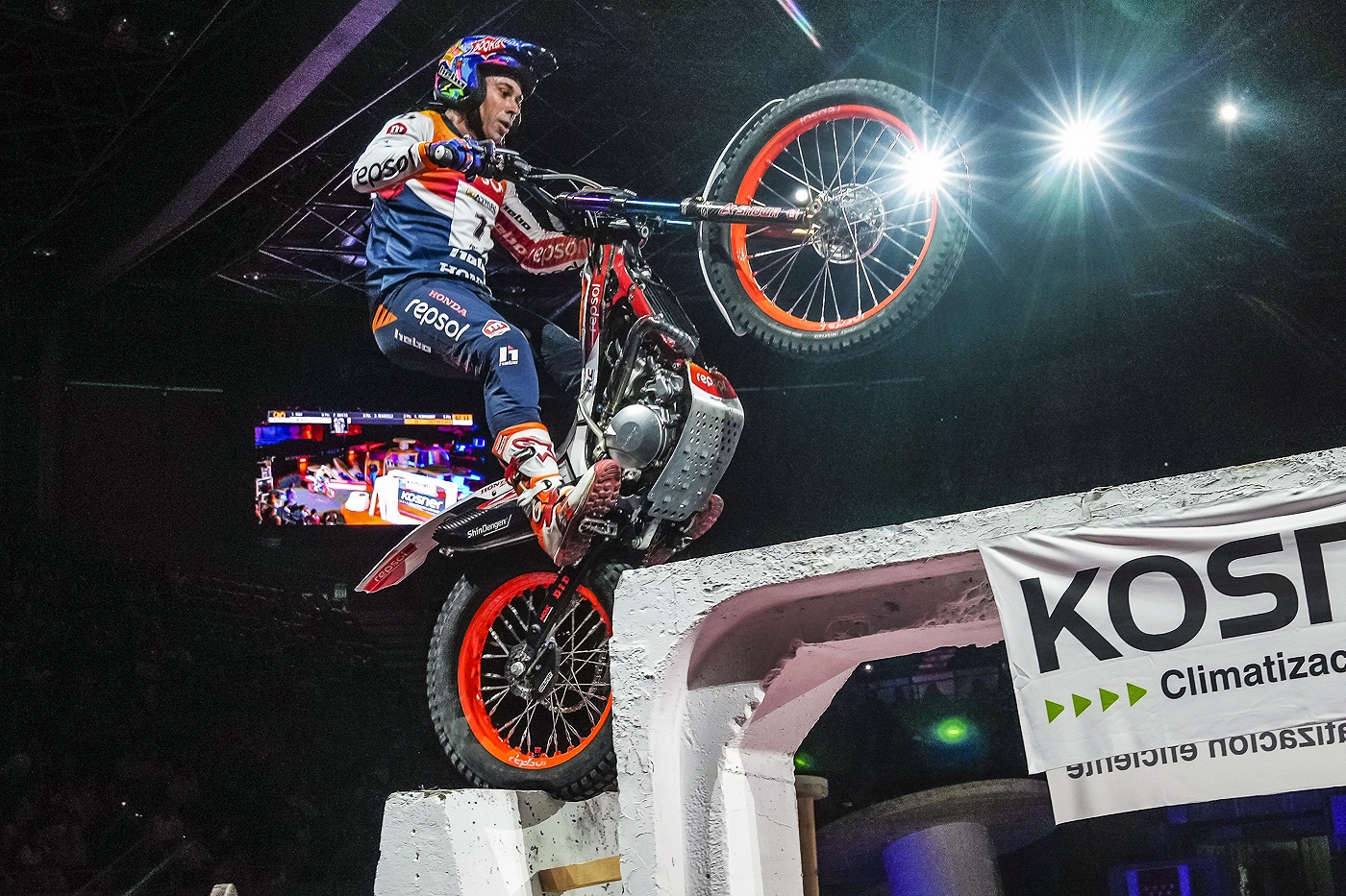 Bou arrives in Saint-Denis as Championship leader